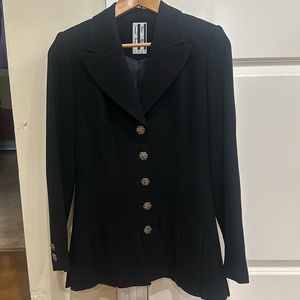 AMES Gorgeous blazer in excellent condition.  Beautiful design.